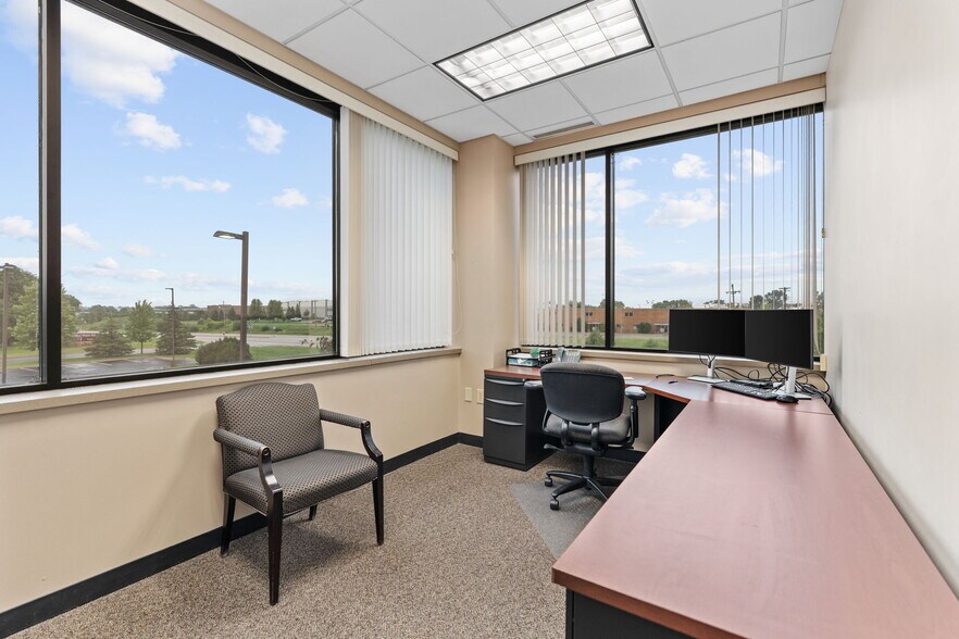 More Photos Of 2775 Blue Water Rd, Eagan Office For Sale