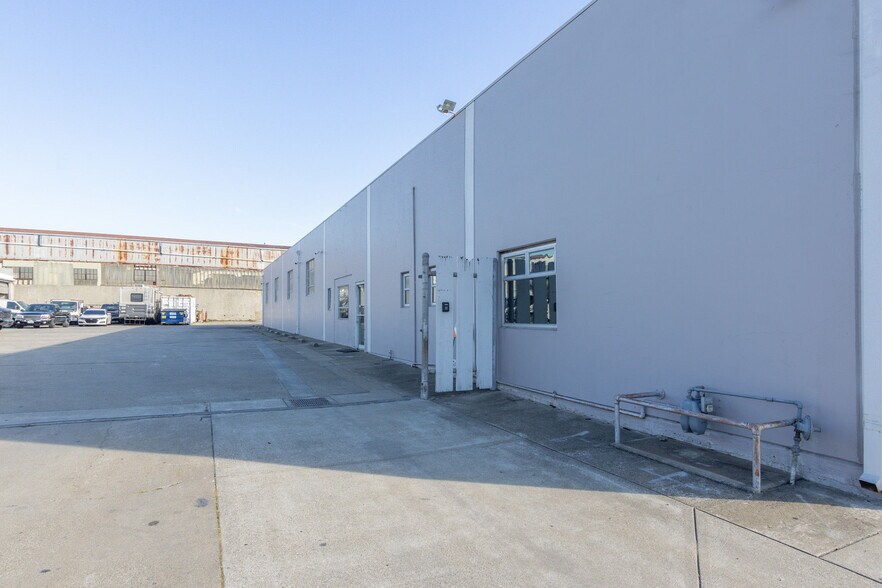 More Photos Of 320 Victory Ave, South San Francisco Warehouse For Lease