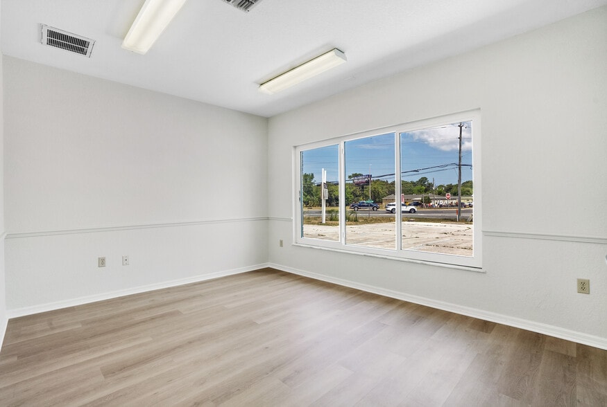 More Photos Of 3248 Commercial Way, Spring Hill Medical For Sale