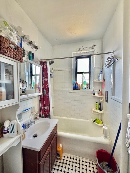 More Photos Of 75 Grant Ave, Brooklyn Apartments For Sale