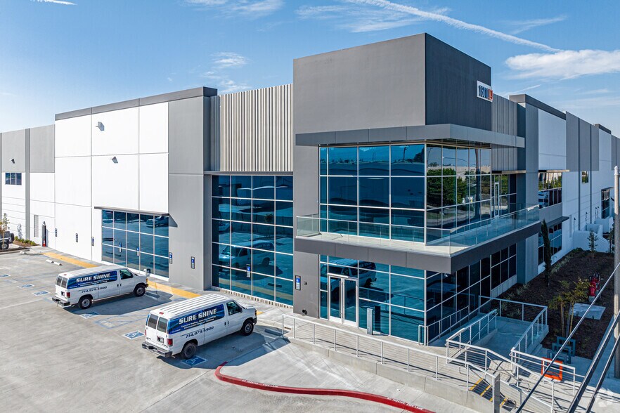 More Photos Of 15010 Don Julian Rd, City of Industry Manufacturing For Lease