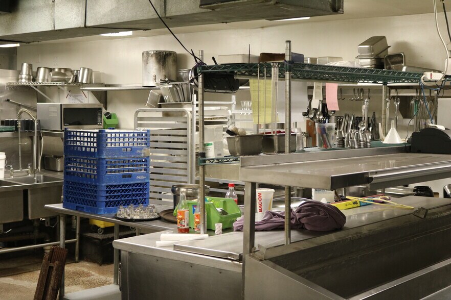 More Photos Of 111 E Erwin St, Tyler Storefront Retail Office For Sale