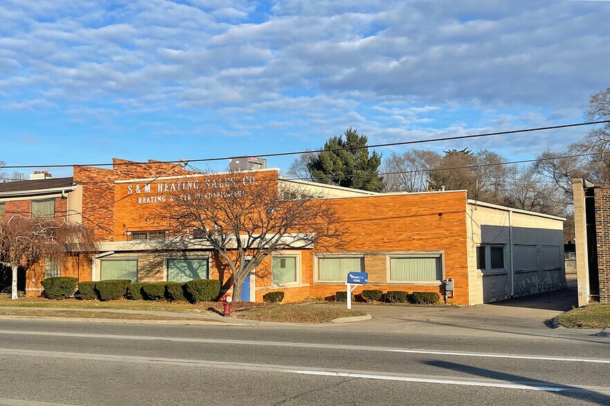 More Photos Of 23262 Telegraph Rd, Southfield Warehouse For Sale