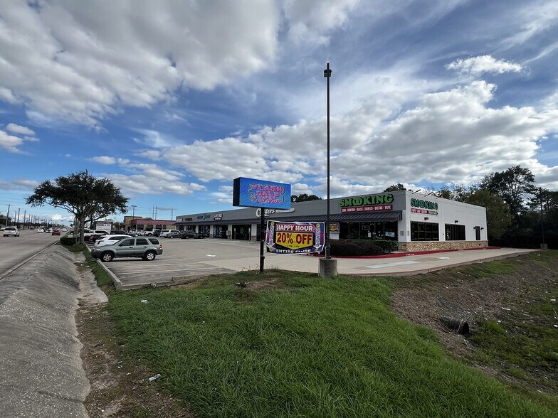 More Photos Of 8610 Spencer Hwy, La Porte Freestanding For Lease