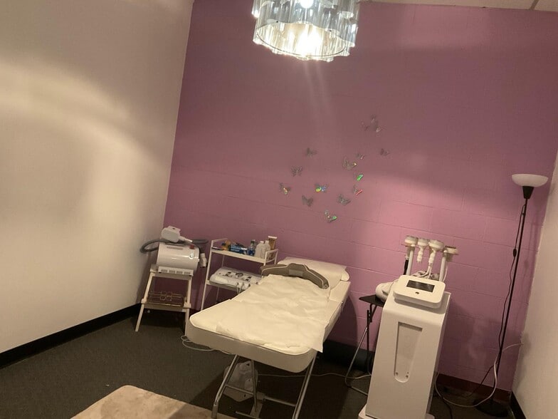 More Photos Of 5716-5760 Stage Rd, Bartlett Unknown For Lease