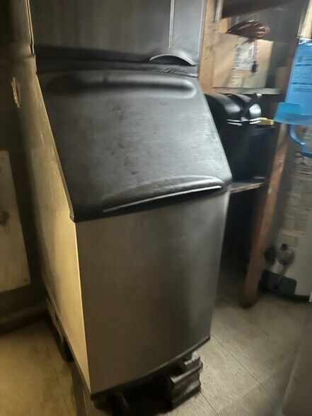 More Photos Of 2850 William St, Buffalo General Retail For Sale