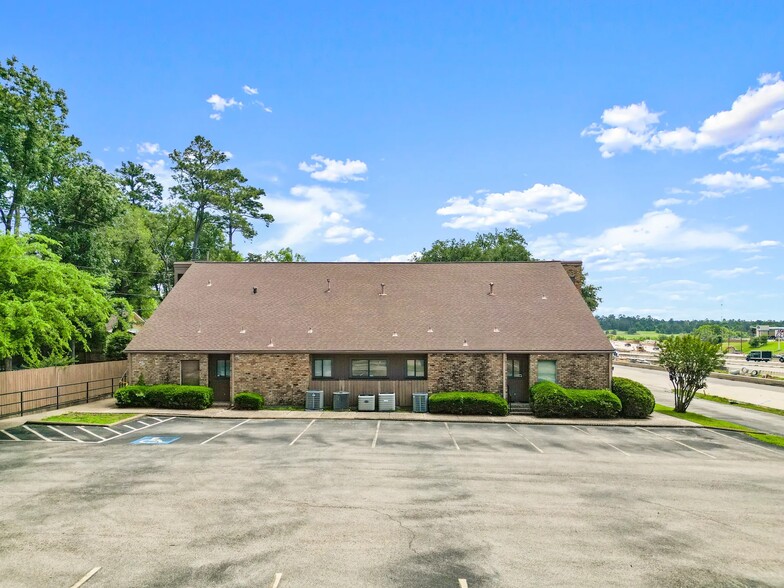 More Photos Of 260 Interstate 45 S, Huntsville Office For Lease