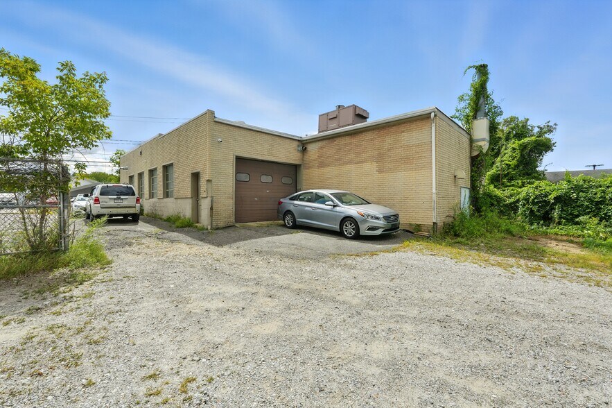 More Photos Of 717 East St, Pittsfield Auto Repair For Lease