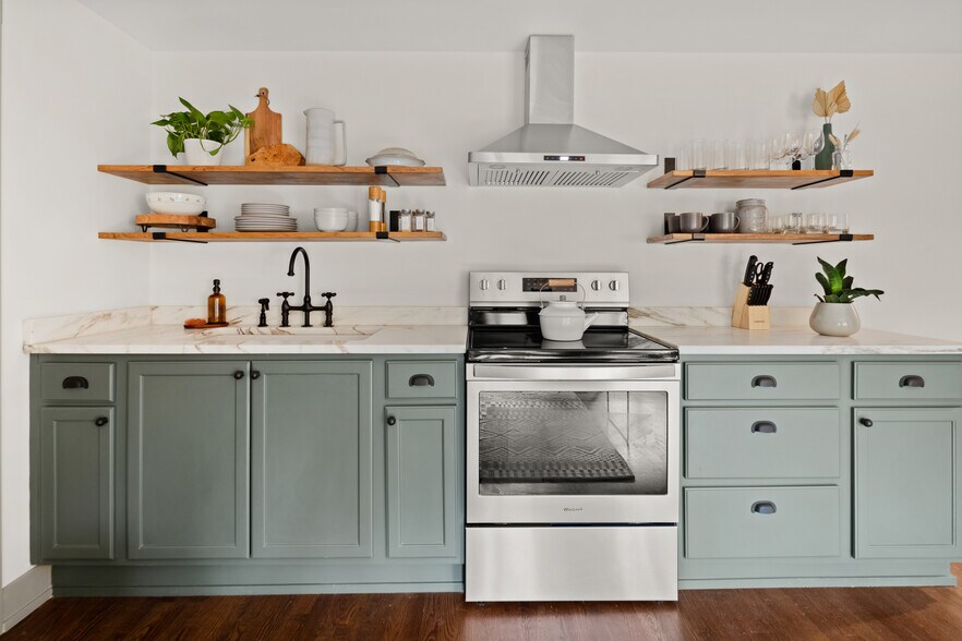 More Photos Of 56 Turner Mill Ln, Stowe Specialty For Sale