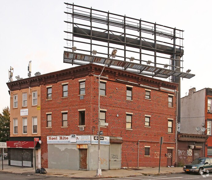 Primary Photo Of 129 Hamilton Ave, Brooklyn Storefront Retail Residential For Lease