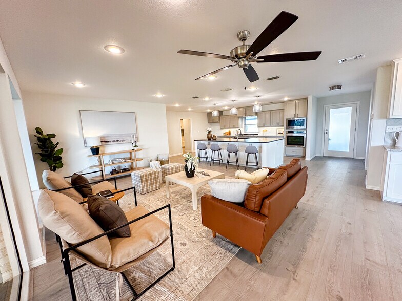 More Photos Of 3952 Tin Top Rd, Weatherford Flex For Sale