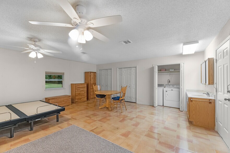 More Photos Of 7315 Pine St, Manvel Industrial For Sale
