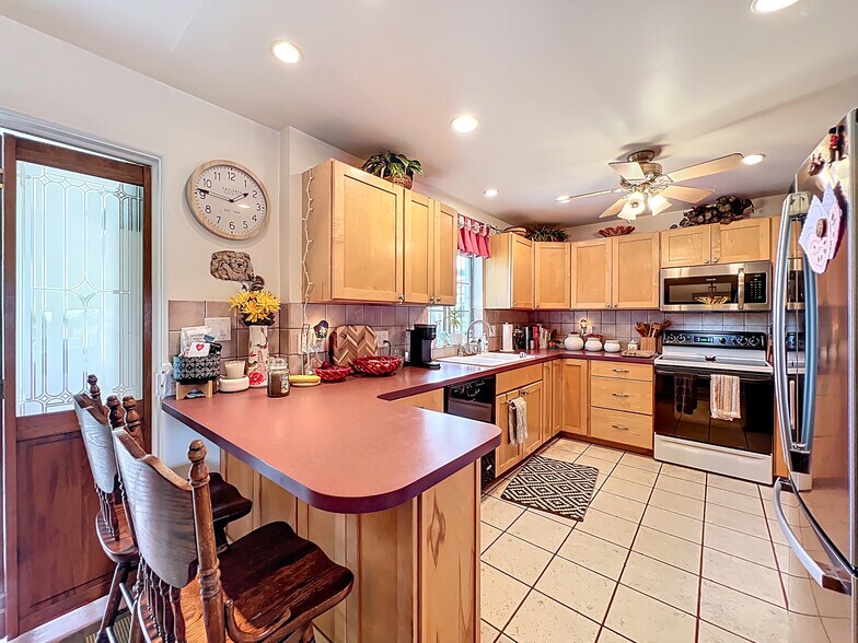 More Photos Of 7001 W Jones Ave, Mount Dora Airplane Hangar For Sale