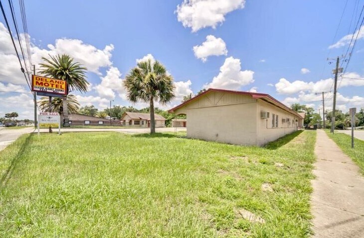 More Photos Of 1340 N Woodland Blvd, Deland Hotel For Sale