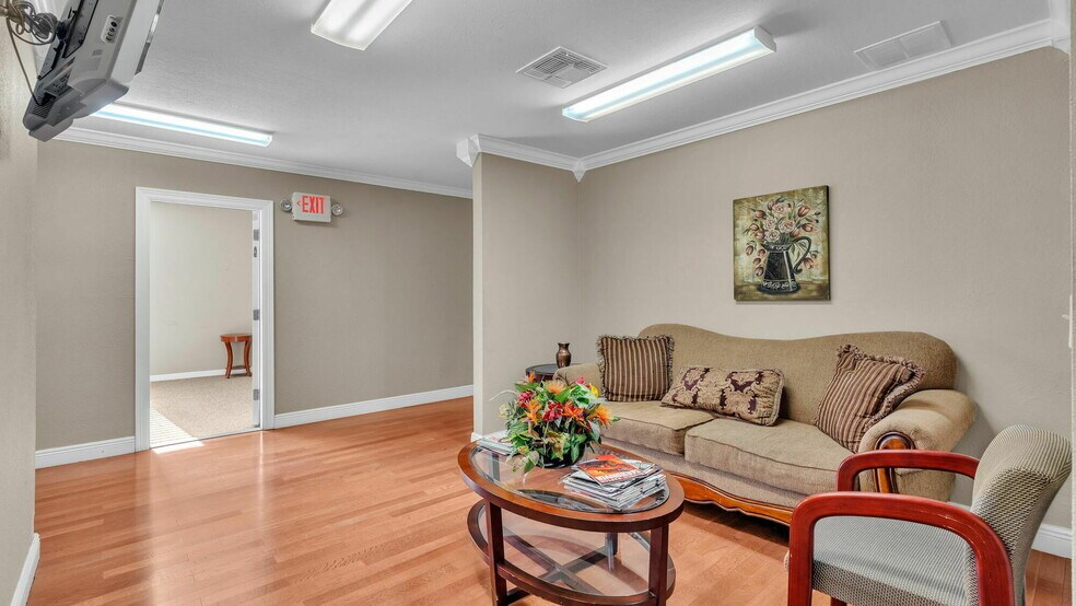 More Photos Of 415 E Main St, Bartow Office For Lease