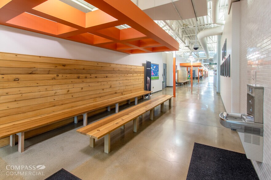 More Photos Of 2999 SW 6th St, Redmond Office For Lease