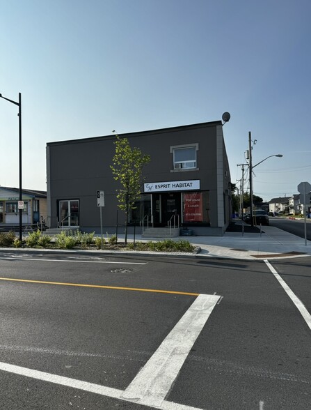 Primary Photo Of 310 Rue Notre-Dame, Gatineau Storefront Retail Residential For Lease