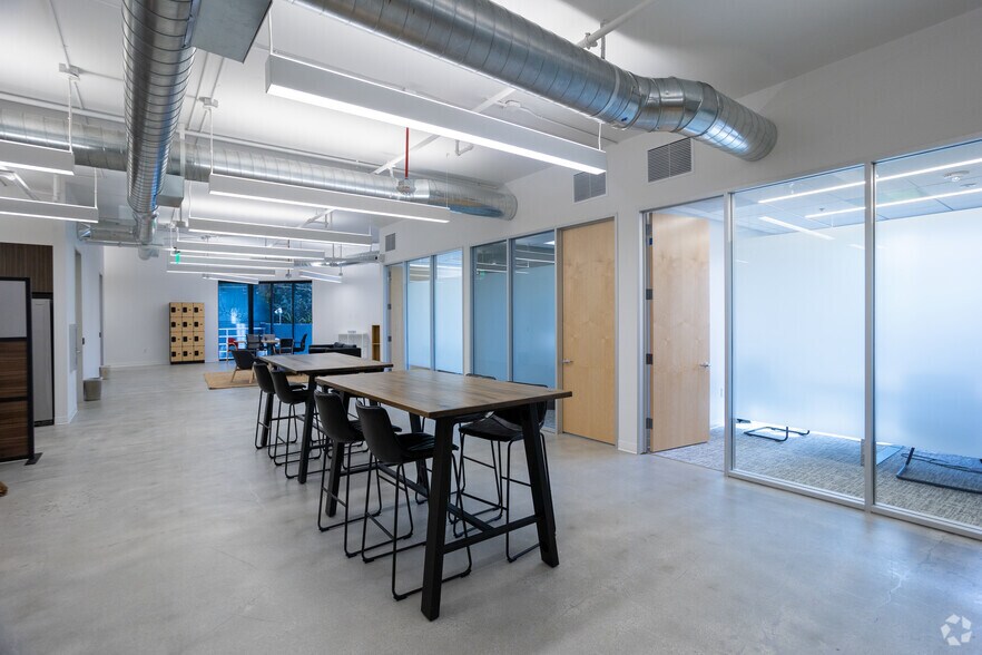 More Photos Of 4130 Cahuenga Blvd, Toluca Lake Office For Sale