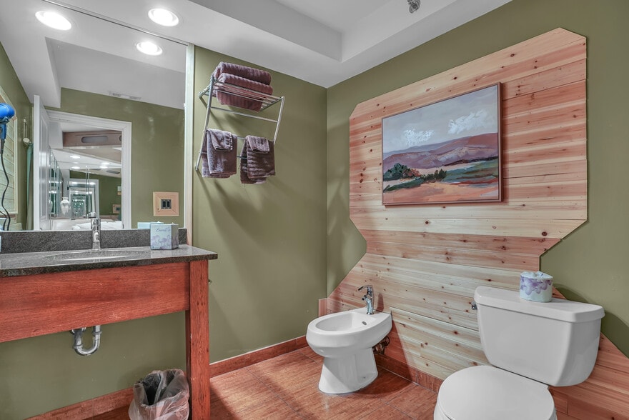 More Photos Of 16W621 S Frontage Rd, Willowbrook Hotel For Sale