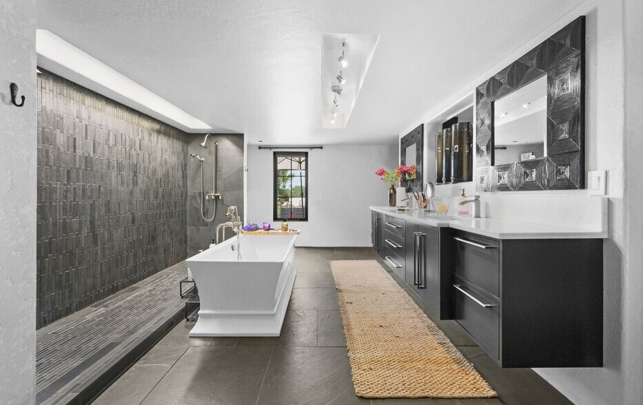 More Photos Of 1703 Highway 35 S, Rockport Office Residential For Sale