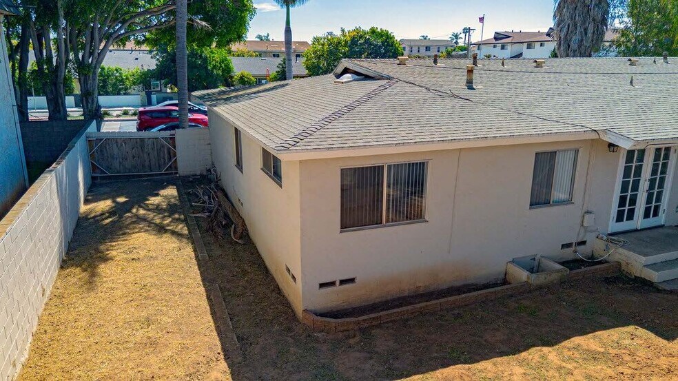 More Photos Of 1352-54 Imperial Beach Blvd, Imperial Beach Apartments For Sale