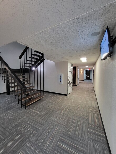 More Photos Of 833 E Arapaho Rd, Richardson Office For Lease