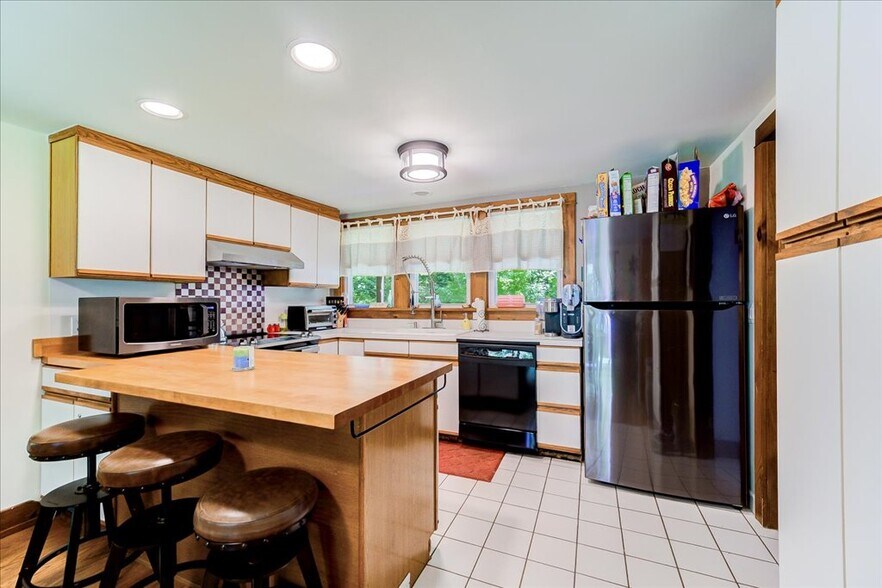 More Photos Of 12 Woodlea Rd, Salt Point Multifamily For Sale