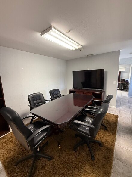 More Photos Of 5550 26th St, Bradenton Medical For Sale