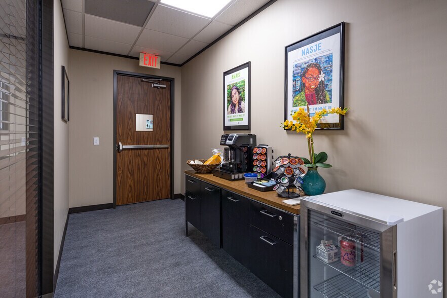 More Photos Of 303 E Main St, League City Office For Lease
