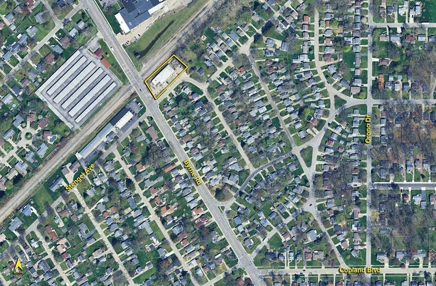 More Photos Of 2415 S Byrne Rd, Toledo Showroom For Sale