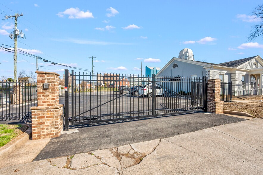 More Photos Of 331 High St, Winston-Salem Office For Sale