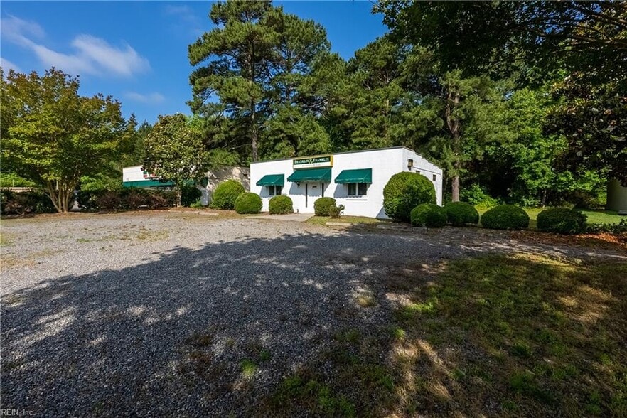 More Photos Of 7002 George Washington Memoria Hwy, Gloucester Office For Sale