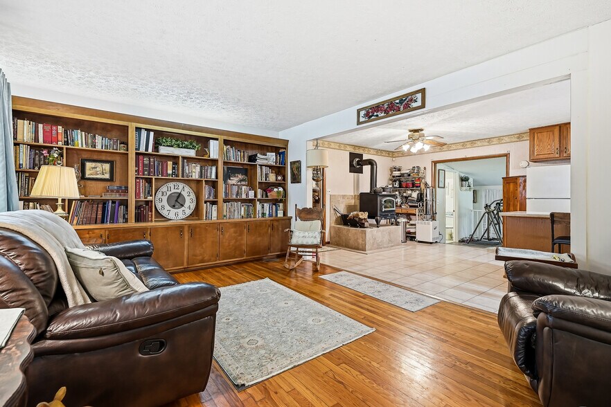 More Photos Of 2650 Cook Rd, Crossville Office For Sale