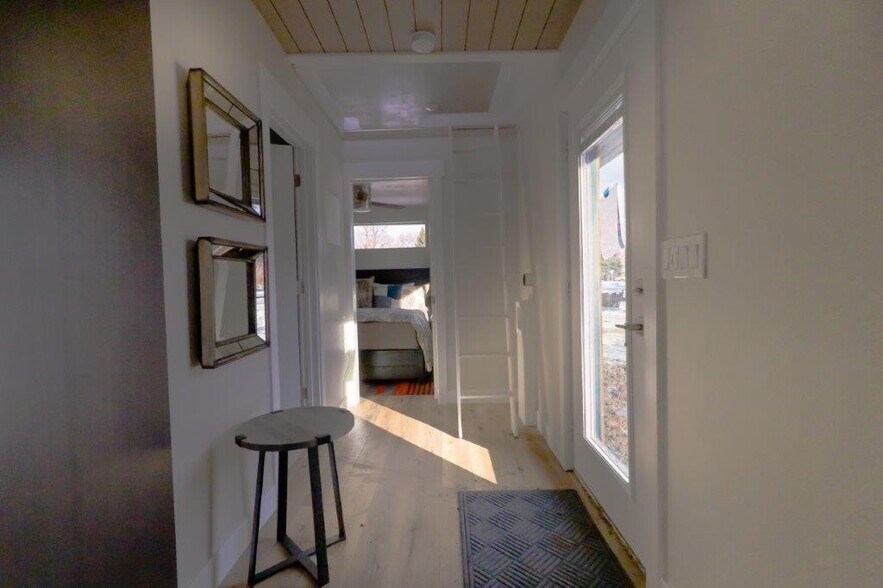 More Photos Of 280 E Washington Ave, Hayden Apartments For Sale