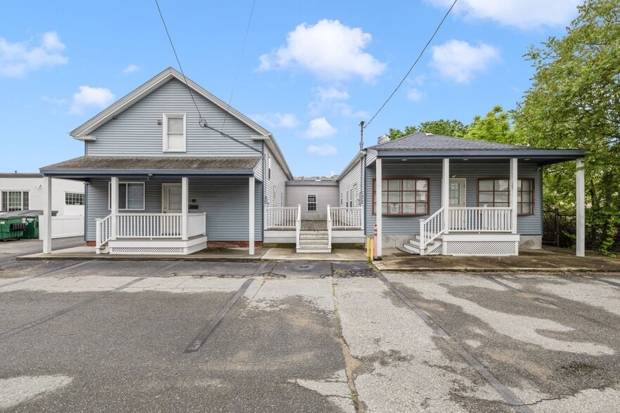 Primary Photo Of 84-86 Kilvert St, Warwick Restaurant For Sale