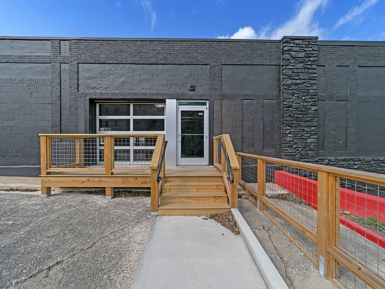 More Photos Of 37 N Broad St, Brevard Storefront Retail Office For Lease