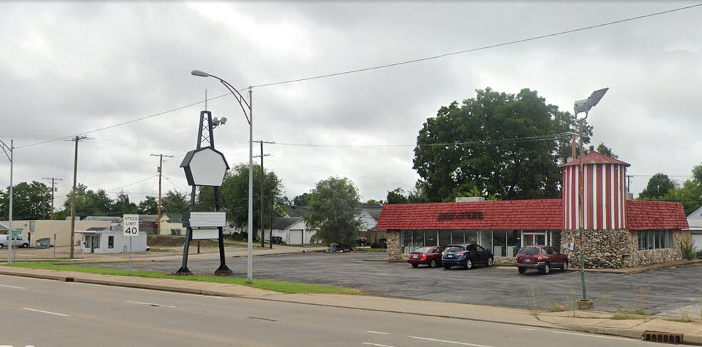 Primary Photo Of 315 E Diamond Ave, Evansville Restaurant For Lease