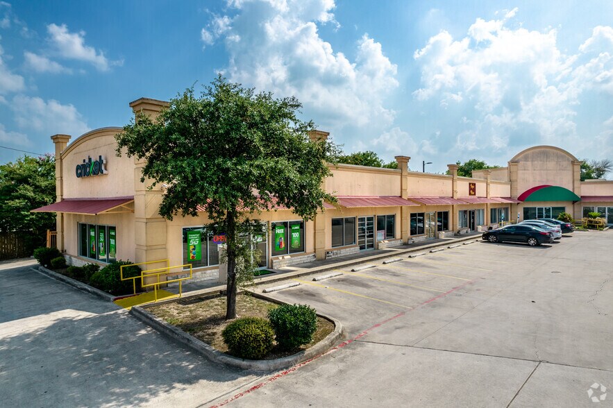 More Photos Of 155 S WW White Rd, San Antonio Unknown For Lease