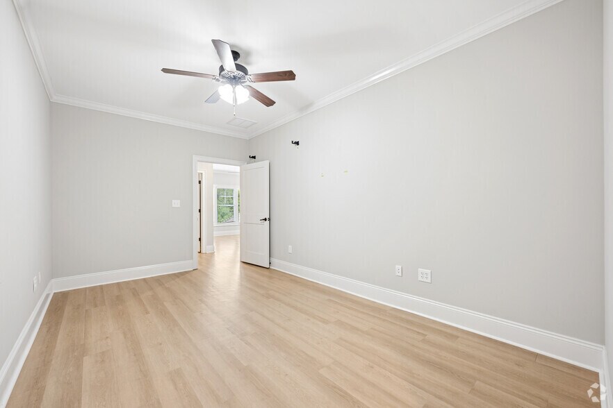 More Photos Of , Warner Robins Office For Sale