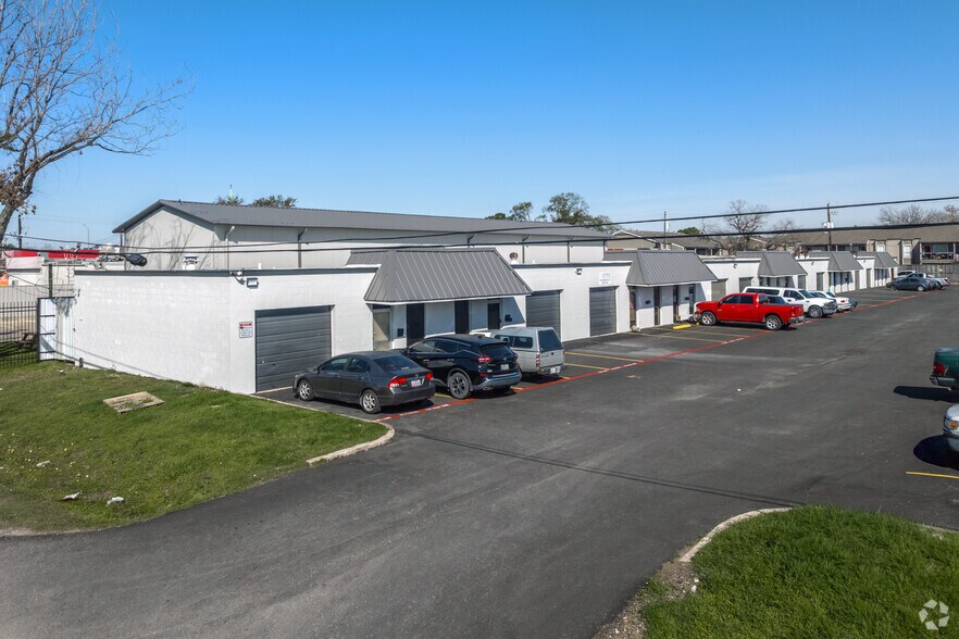 Primary Photo Of 3604 Mangum Rd, Houston Unknown For Lease