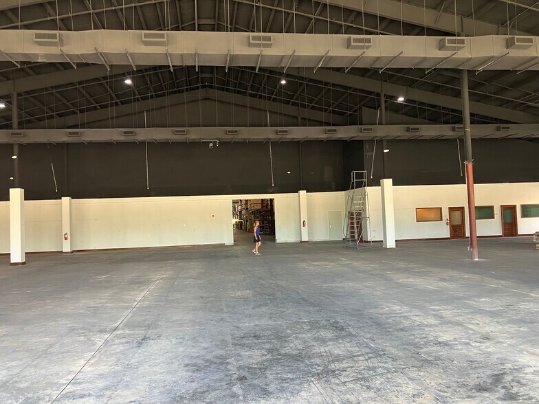 More Photos Of 8251 Al-59, Foley Warehouse For Lease