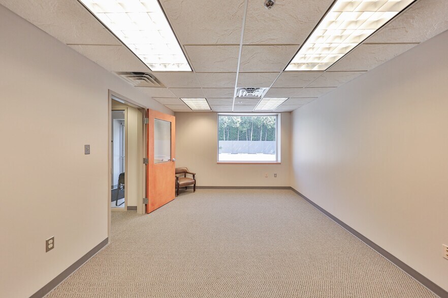 More Photos Of 2299 Brodhead Rd, Bethlehem Office For Sale