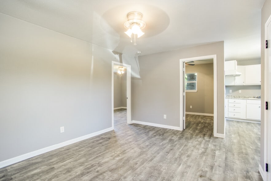 More Photos Of 4914 Kashmere St, Houston Apartments For Sale