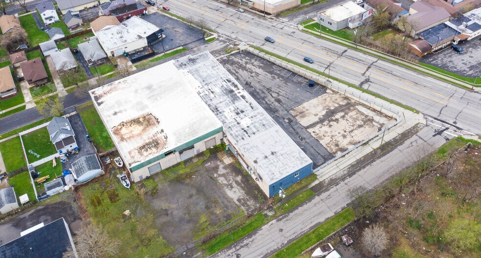 More Photos Of 2425 Hyde Park Blvd, Niagara Falls Freestanding For Sale