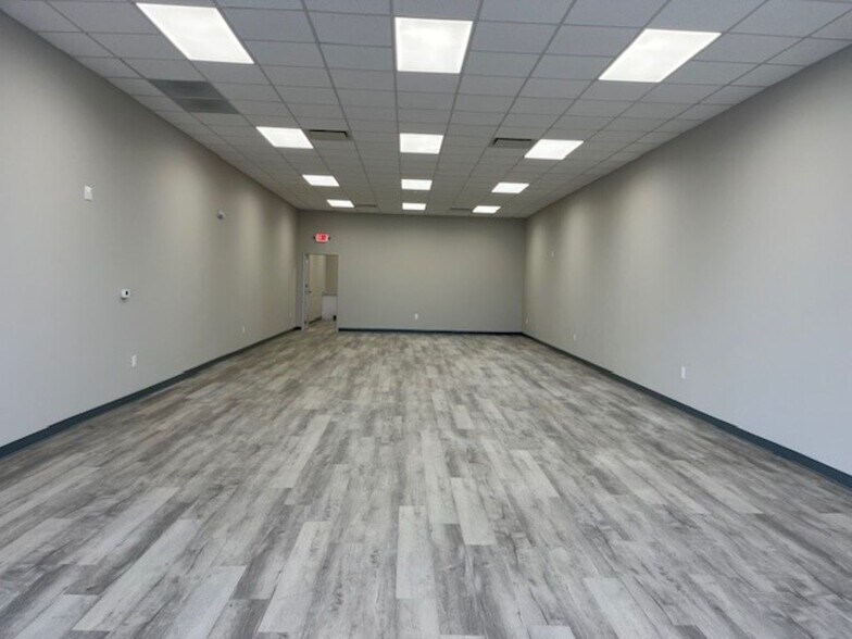 More Photos Of 1245 16th St NE, Hickory Storefront For Sale