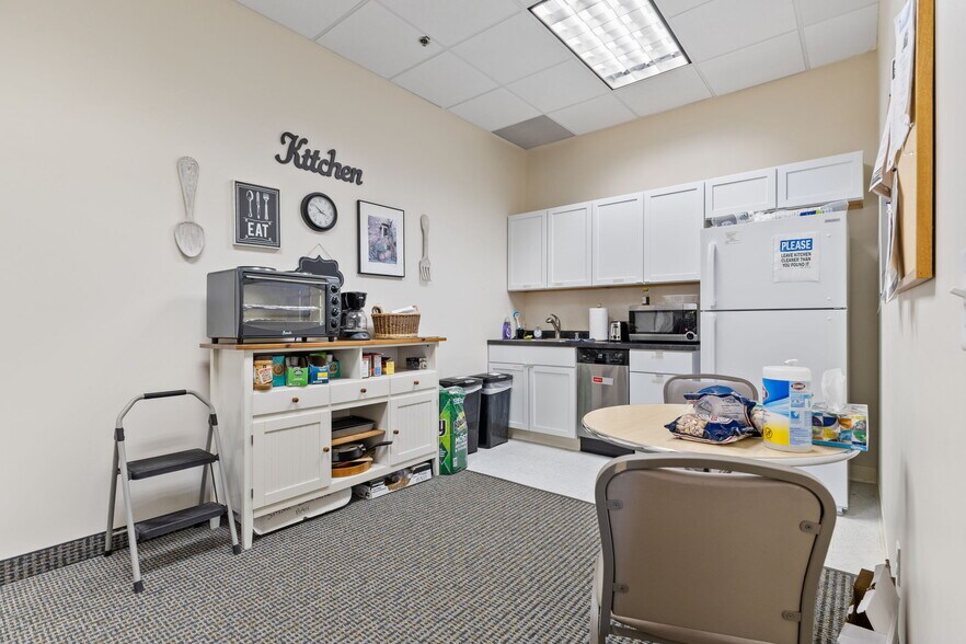 More Photos Of 300 Coon Rapids Blvd NW, Coon Rapids Office Residential For Lease