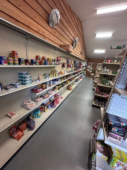 More Photos Of 1605 S Main St, Oshkosh Storefront Retail Office For Sale