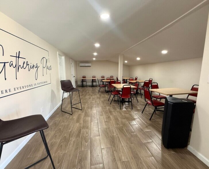More Photos Of 320 19th St N, Columbus Flex For Lease