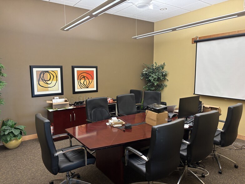 More Photos Of 302 Industrial Dr, Columbus Manufacturing For Sale