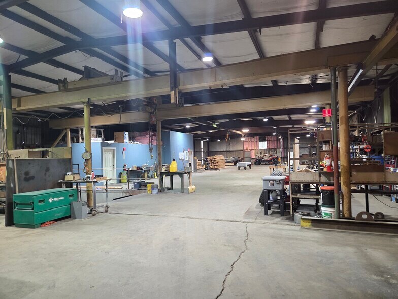 More Photos Of 1100 Old Salem Rd NE, Albany Manufacturing For Sale